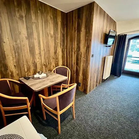 Jiřičná 3*