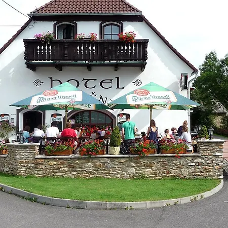 Jiřičná Hotel 3*