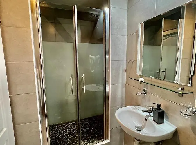 Hotel Jiricna 3*